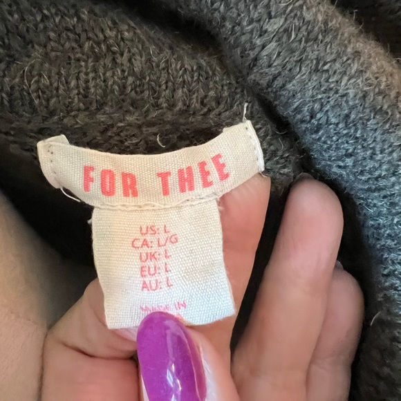 **Gorgeous Sweater made with Alpaca fur** - Picture 2 of 3